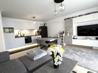 AURIOL - Appartement type 3, terrasse, garage et une place de parking privative