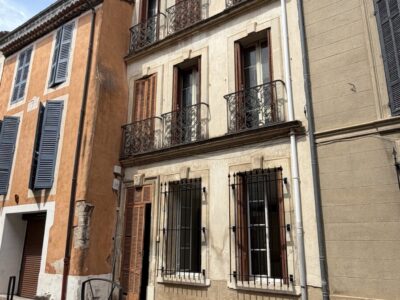 ROUGIERS - A louer LOCAL PROFESSIONNEL 26 m²