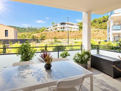 Appartement type 3 de 67 m², terrasse, garage et une place de parking privative - AURIOL